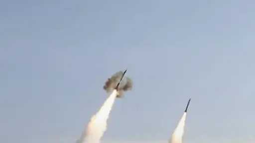 الجيش الكويتي: الدفاعات الجوية تتصدى لهجمات صاروخية ومسيرات بمناطق متفرقة من البلاد