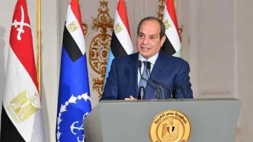 السيسي يحذر من التلاعب بالأسعار في ظل أزمات المنطقة: وجهت بدراسة إمكانية إحالة المتلاعبين للقضاء العسكري