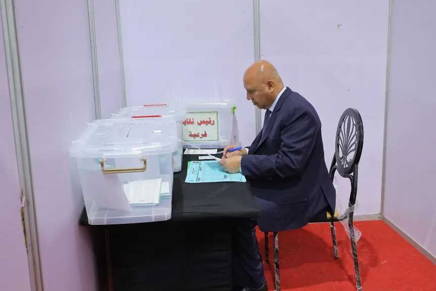 الفريق كامل الوزير يدلي بصوته في انتخابات نقابة المهندسين