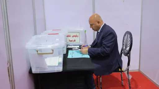 الفريق كامل الوزير يدلي بصوته في انتخابات نقابة المهندسين