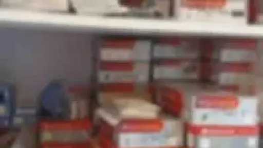 ضبط أسلاك ومستلزمات كهربائية مغشوشة داخل مخزن غير مرخص بعين شمس