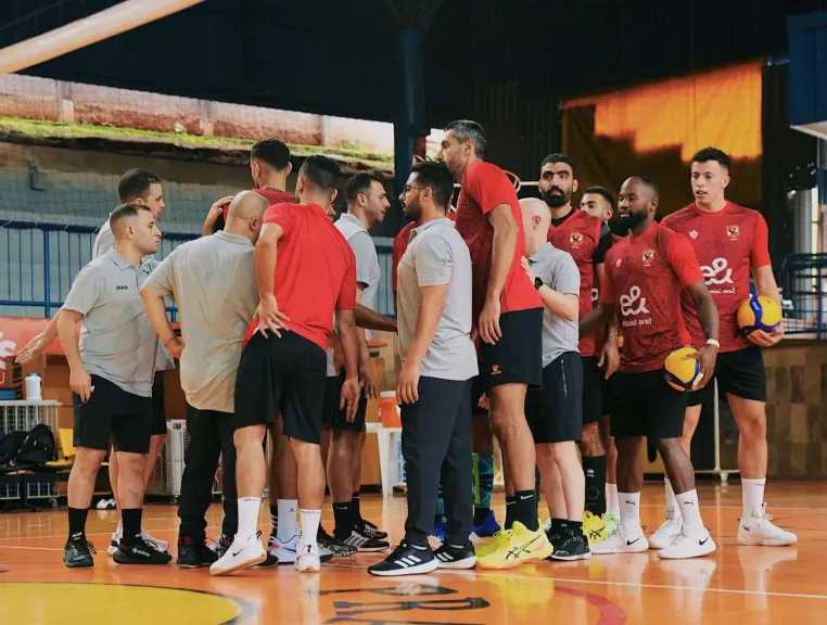 «رجال طائرة الأهلي» يواجه القناة في دوري السوبر