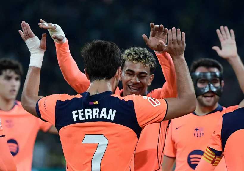 قائمة برشلونة أمام أتلتيك بلباو.. استمرار غياب دي يونج وعودة ليفاندوفسكي