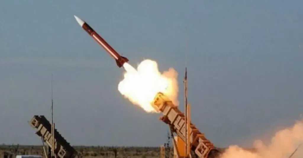 الدفاعات الجوية الإماراتية تتعامل مع 15 صاروخا باليستيا و119 طائرة مسيرة