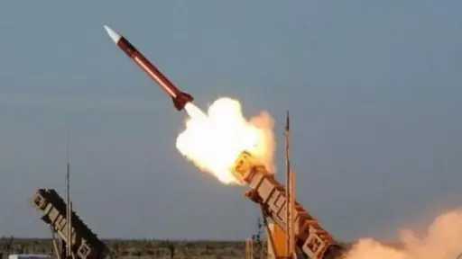 الدفاعات الجوية الإماراتية تتعامل مع 15 صاروخا باليستيا و119 طائرة مسيرة