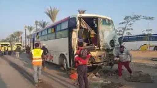 إصابة 7 أشخاص في حادث تصادم  بالطريق الصحراوي الشرقي بالمنيا