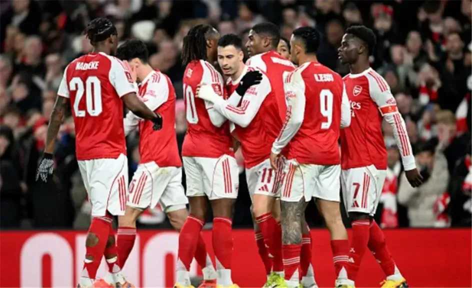 إيفرا عن آرسنال: الفوز بالدوري ممكن لكن لا أستبعد خيبة الأمل