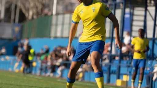 هدف على الطائر.. محمد هيثم يتألق مع إستوريل أمام بنفيكا