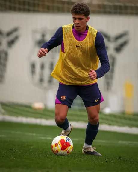 فيديو | حمزة عبد الكريم يترك بصمته في أول مشاركة مع برشلونة تحت 19 عامًا