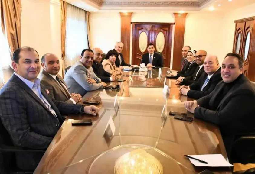 وزير الرياضة يجتمع بمجلس إدارة اللجنة البارالمبية