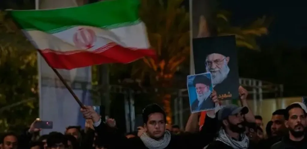 إيران 