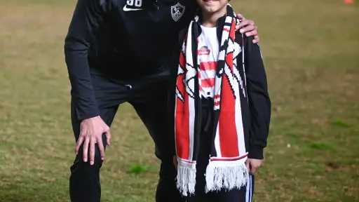 الزمالك يستقبل الطفل الفلسطيني سمير محمد في مران الفريق