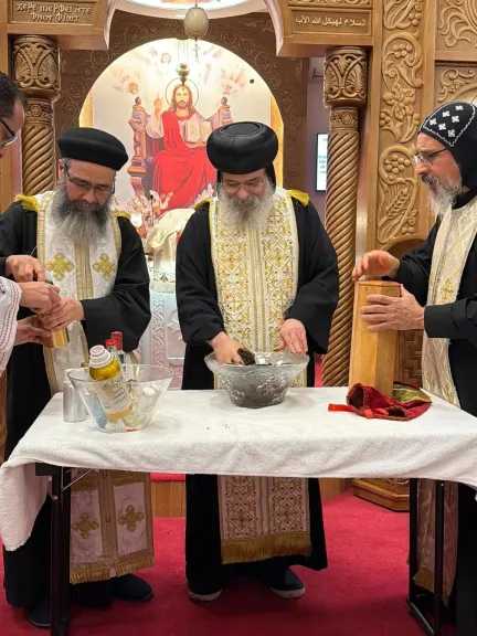 الأنبا أباكير يترأس صلوات عشية عيد نياحة البابا كيرلس السادس