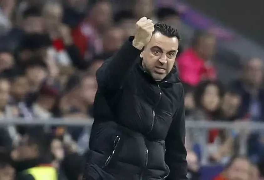 صراع برشلونة: لابورتا يتهم فيكتور فونت بتحريض تشافي