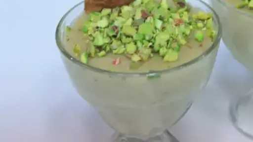 طريقة عمل مهلبية بالقرفة والبلح