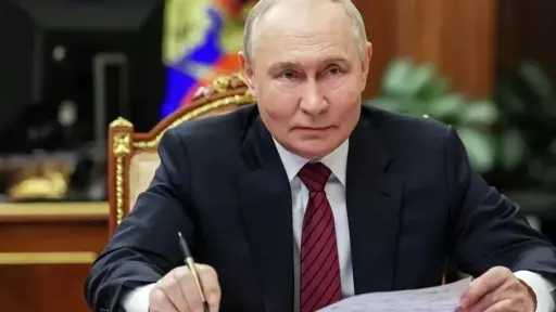 بوتين: إنتاج النفط المرتبط بمضيق هرمز قد يتوقف تماما الشهر المقبل