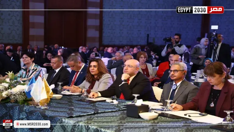 الدكتورة منال عوض وزيرة التنمية المحلية والبيئة خلال المؤتمر