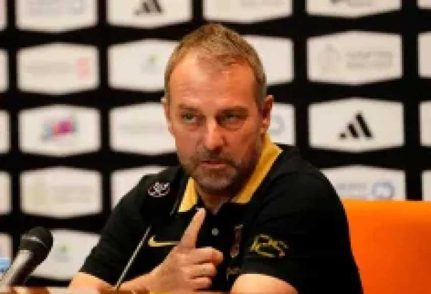 فليك بعد تعادل برشلونة مع نيوكاسل: «لم نلعب جيدًا.. لكن النتيجة إيجابية»