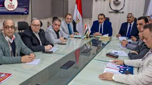 محافظ سوهاج يعقد اجتماعًا للجنة تقنين أراضي الدولة ويوجه بالتوسع في التوعية بقانون التصرف في أملاك الدولة الخاصة