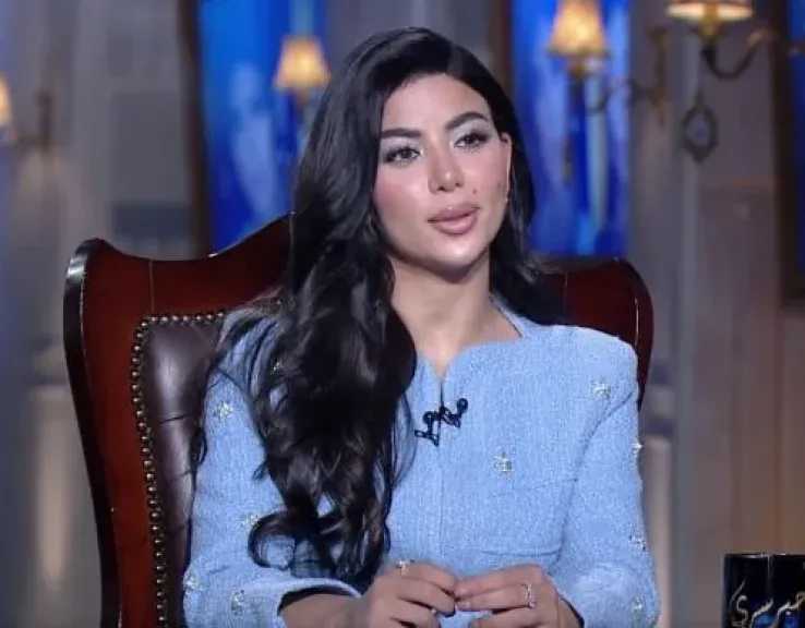 كارولين عزمي: مررت بأزمة نفسية حادة وذهبت لطبيب نفسي