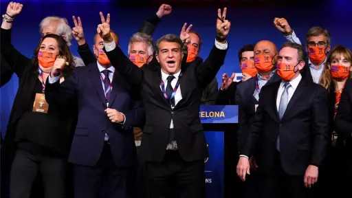 لابورتا يرد على تشافي ويكشف كواليس فشل عودة ميسي إلى برشلونة