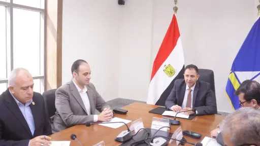 محافظ دمياط يعقد اجتماع مع المدير التنفيذي بهيئة الإصلاح الزراعى لمناقشة ملف تقنين أراضى الدولة