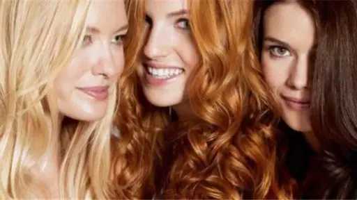 بدون مواد ضارة.. طرق طبيعية لتغيير لون الشعر