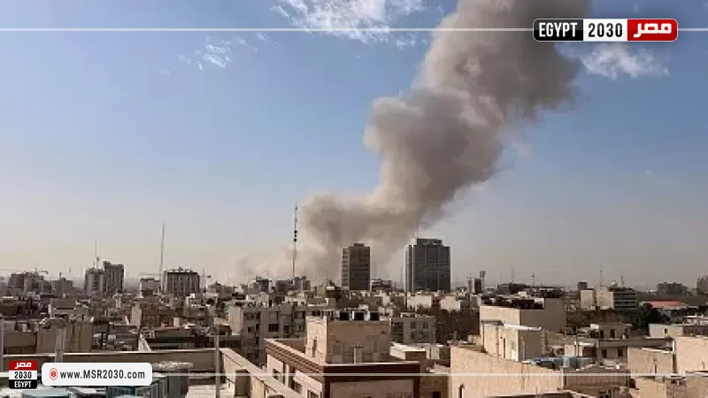 سكان طهران يلزمون منازلهم مع استمرار الهجمات الجوية