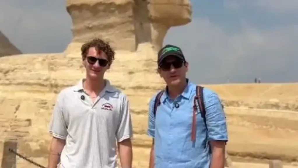 وزارة السياحة والآثار تنفذ حملة إعلامية توثِّق تجارب السائحين في مصر