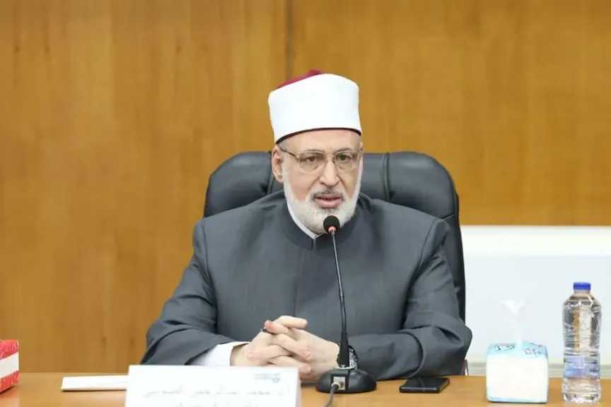 في اتصال هاتفي.. وكيل الأزهر يعزي والد الطالب محمد عجمي الذي وافته المنية عقب إمامته للمصلين