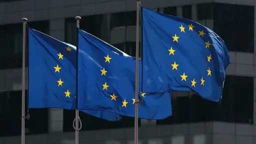 المفوضية الأوروبية تخطط لتعليق بعض واردات السكر لمدة عام لتحقيق استقرار الأسعار