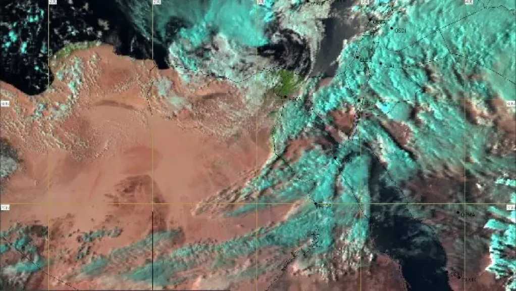 الأرصاد تحذر من تقلبات الجو.. تدهور الرؤية والابتعاد عن اللوحات الإعلانية