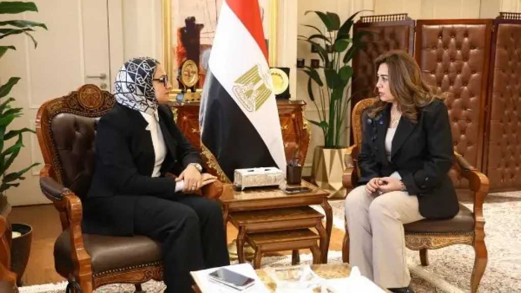 وزيرة التنمية المحلية تتابع مع محافظ الوادي الجديد جهود مواجهة سوء الأحوال الجوية