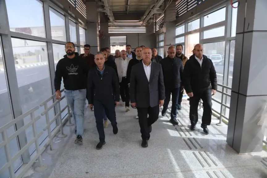 وزير النقل يتفقد التشطيبات النهائية للمرحلة الثانية من مشروع الأتوبيس الترددي السريع «BRT»