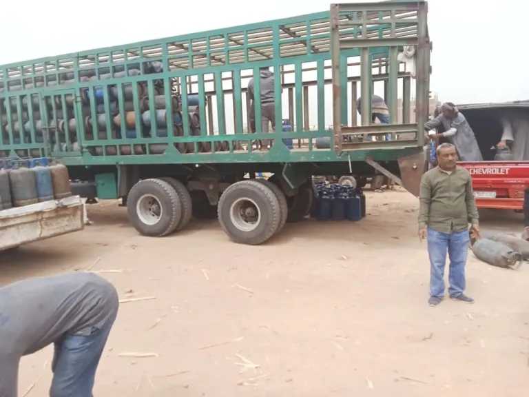 محافظ أسيوط يوجه رؤساء المراكز والأحياء بالمرور على مستودعات البوتاجاز ومراقبة عملية توزيع الأسطوانات