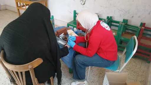 قوافل الهلال الأحمر المصري الطبية تجوب 4 محافظات... قوافل الهلال الأحمر المصري الطبية تجوب 4 محافظات لتقديم الرعاية الصحية للأهالي