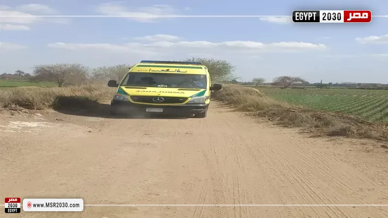 الاسعاف تنقل المصابين 