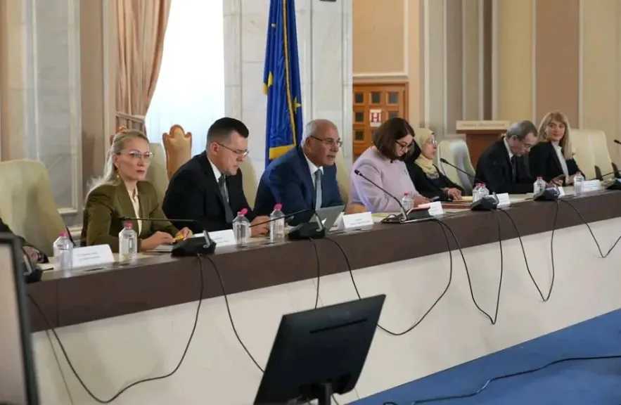 سفير مصر في بوخارست يشارك بجلسة برلمانية بمناسبة مرور 120 عامًا على العلاقات الدبلوماسية بين البلدين