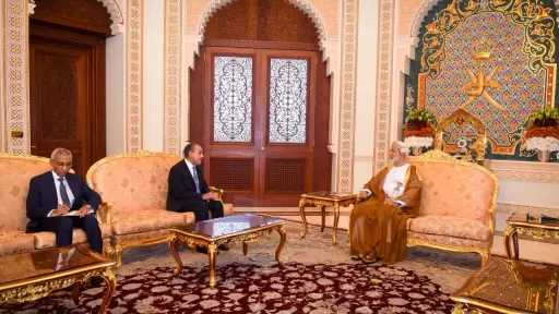 سلطان عمان يطلب نقل تحياته إلى الرئيس السيسي ويشيد بدور مصر في استقرار المنطقة