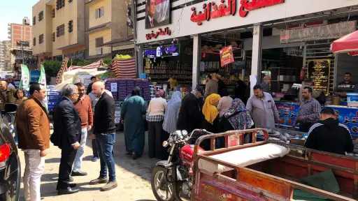 محافظ الدقهلية يتفقد معارض المحافظة الدائمة ومنافذ بيع السلع ويحذر من عدم الإعلان عن الأسعار