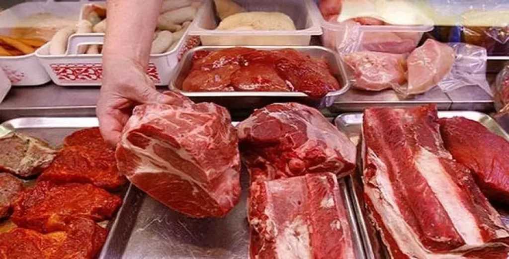 إضراب 3800 عامل في أحد أكبر مصانع تعبئة اللحوم في أمريكا