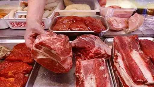 إضراب 3800 عامل في أحد أكبر مصانع تعبئة اللحوم في أمريكا