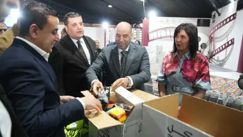 وزير العمل يشارك في تجهيز مساعدات رمضانية للأسر الأولى بالرعاية