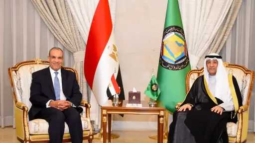 وزير الخارجية يعقد لقاءً مع أمين عام مجلس التعاون الخليجي