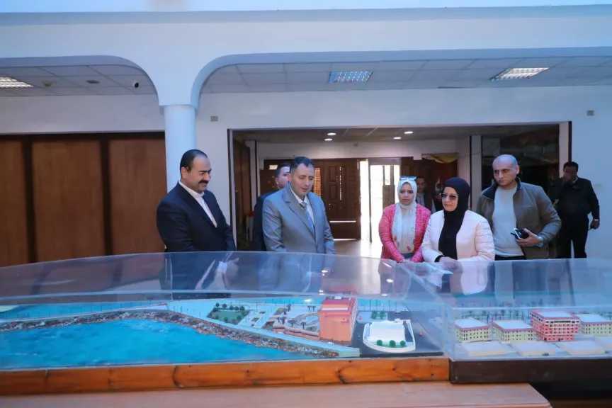 محافظ دمياط يتفقد مكتبة مصر العامة بمدينة دمياط