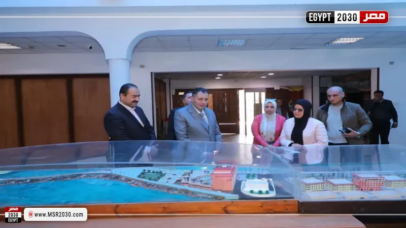 محافظ دمياط يتفقد مكتبة مصر العامة بمدينة دمياط