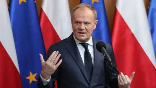 توسك يؤكد: بولندا لن ترسل قوات إلى إيران