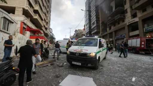 تحت القصف الإسرائيلي.. الحوامل في لبنان يلدن في المدارس والسيارات مع انهيار الخدمات الطبية