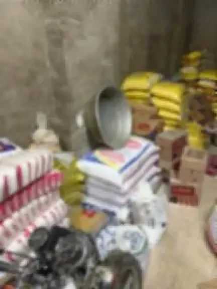 ضبط صاحب مخزن بحوزة 3 أطنان لحجب السلع التموينية عن التداول بالشرابية