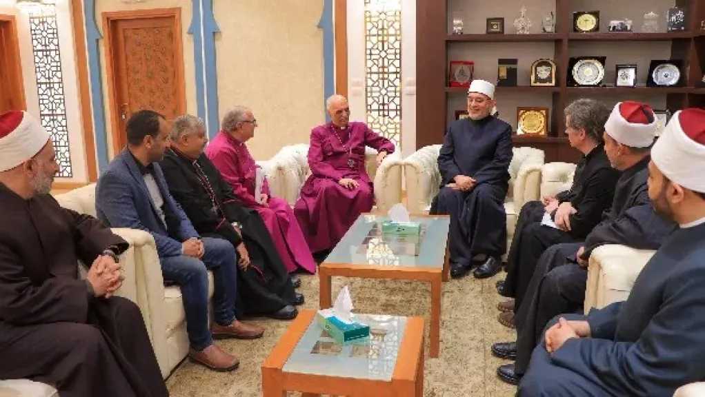 رئيس الكنيسة الأسقفية يهنئ فضيلة المفتي بمناسبة عيد الفطر المبارك